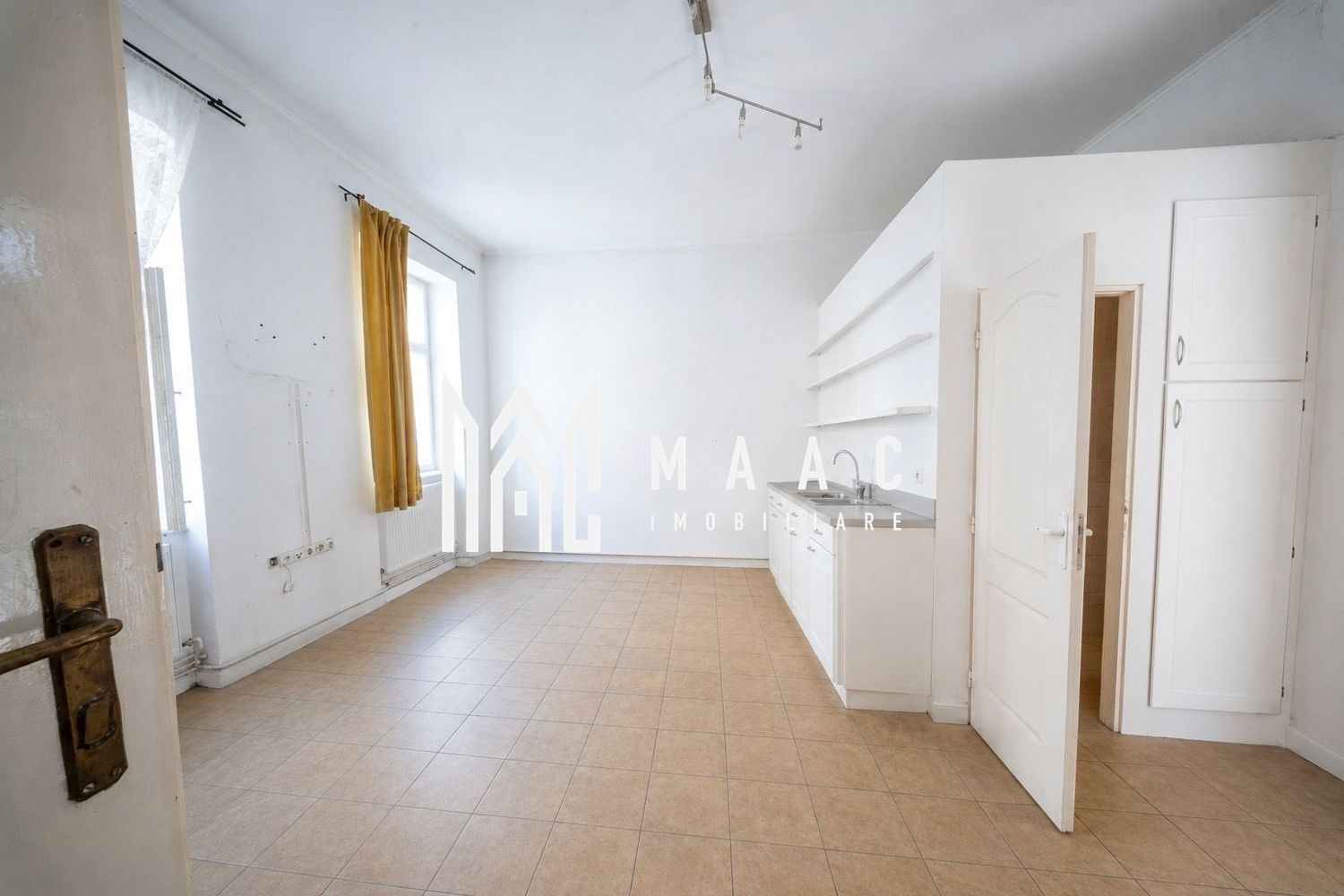 anBn-16534 Casă 6 camere | Ultracentral Sibiu | 280 mp, curte proprie