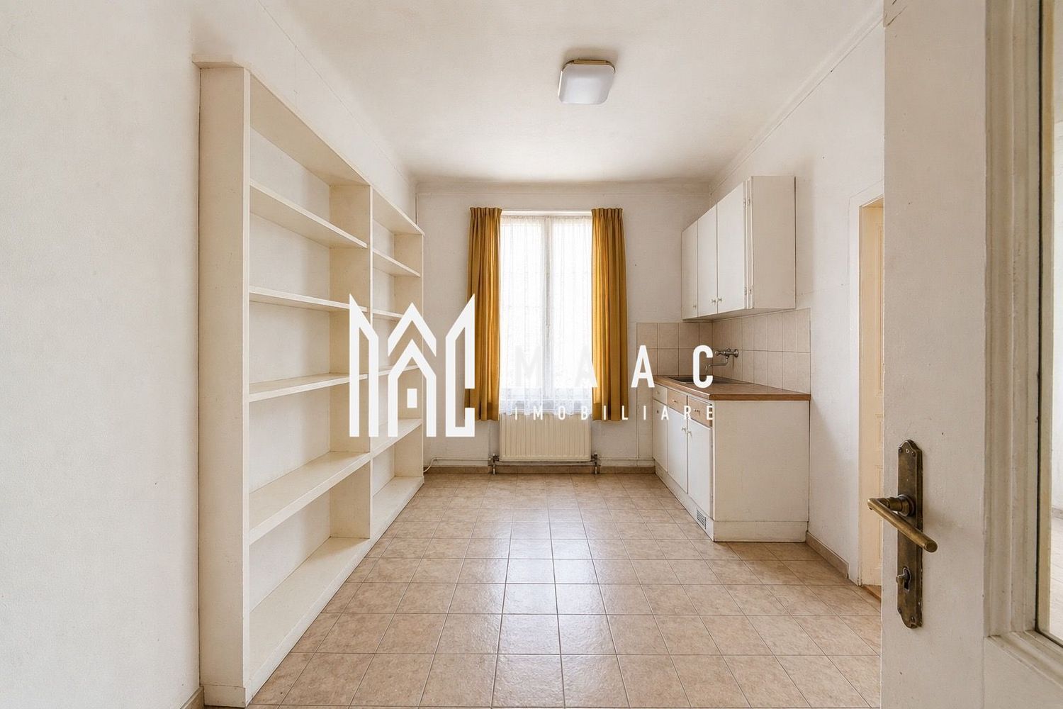 anBn-16539 Casă 6 camere | Ultracentral Sibiu | 280 mp, curte proprie