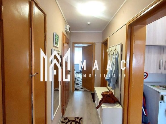 Apartament 3 camere Sibiu decomandat | Central | etaj 1, balcon