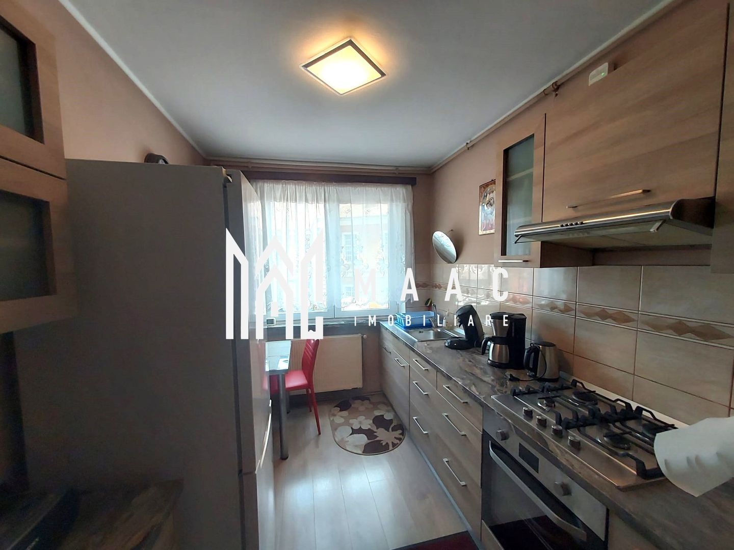 Apartament 3 camere Sibiu decomandat | Central | etaj 1, balcon