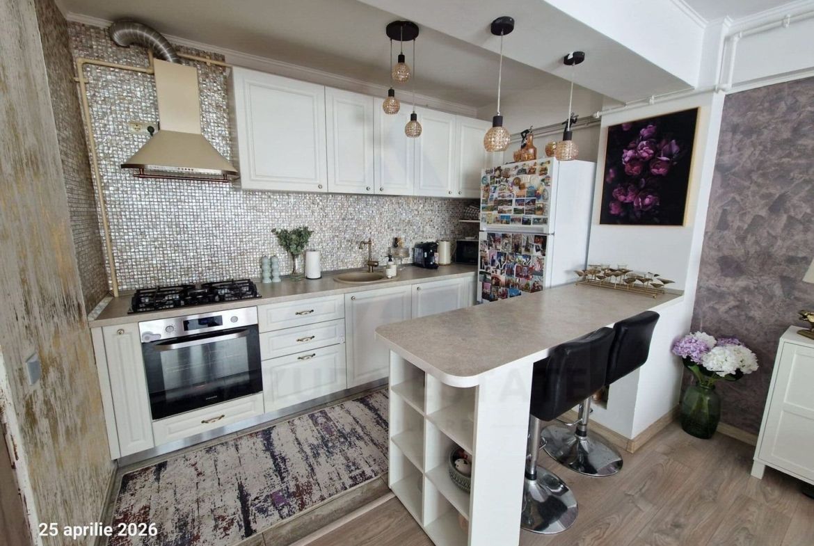 Apartament cu 3 camere 2 dormitoare 80 mp utili etaj 1 Doamna Stanca