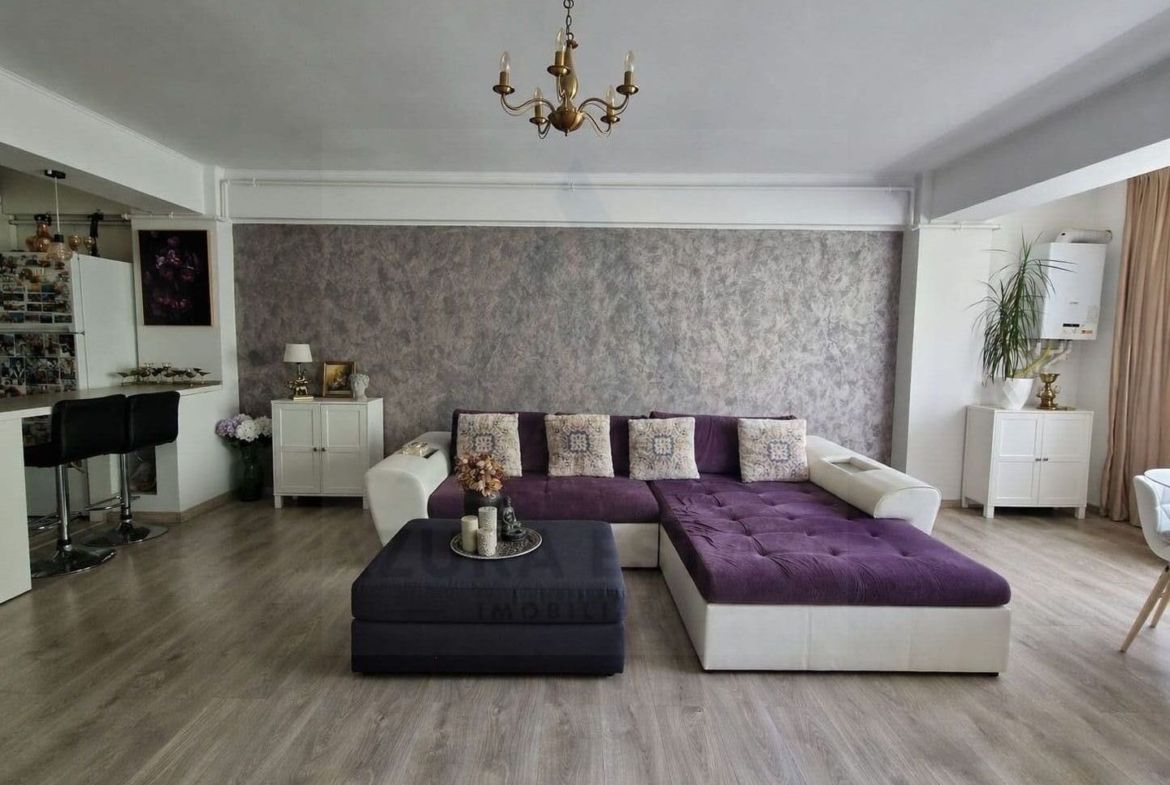 Apartament cu 3 camere 2 dormitoare 80 mp utili etaj 1 Doamna Stanca