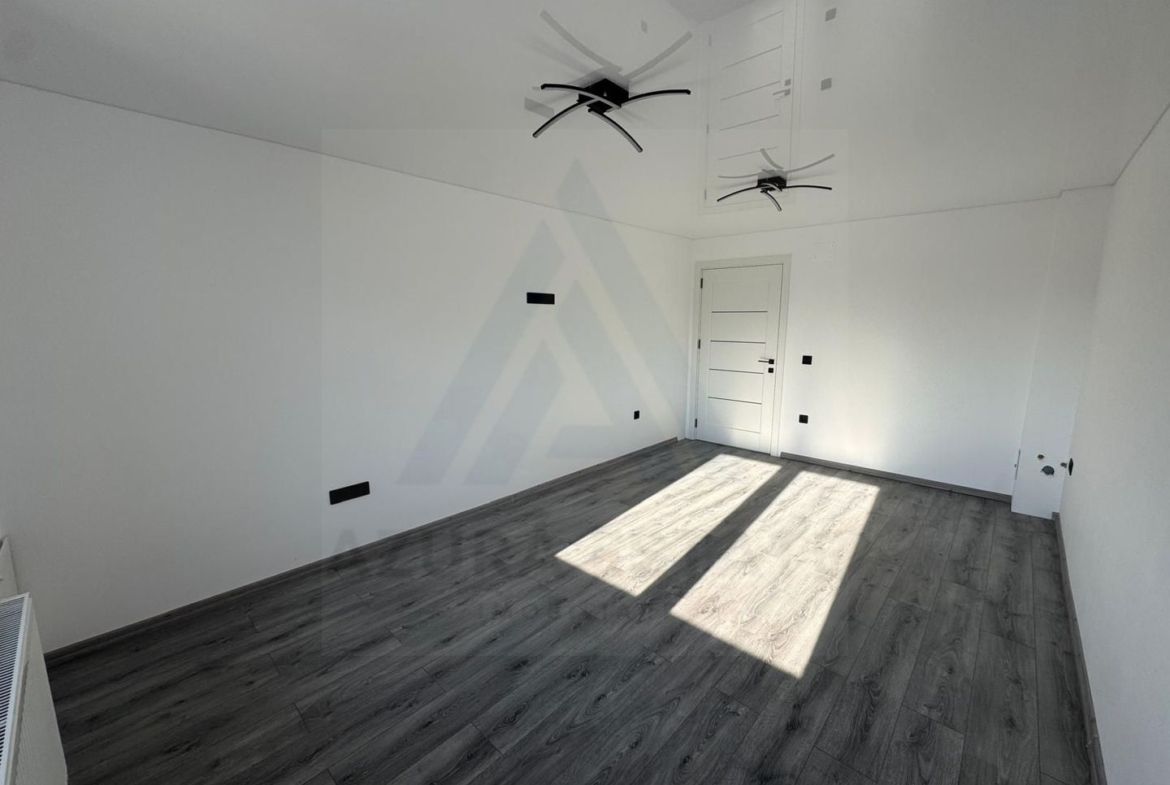 Casa moderna constructie noua 195 mp utili si 100 mp curte Sura Mare