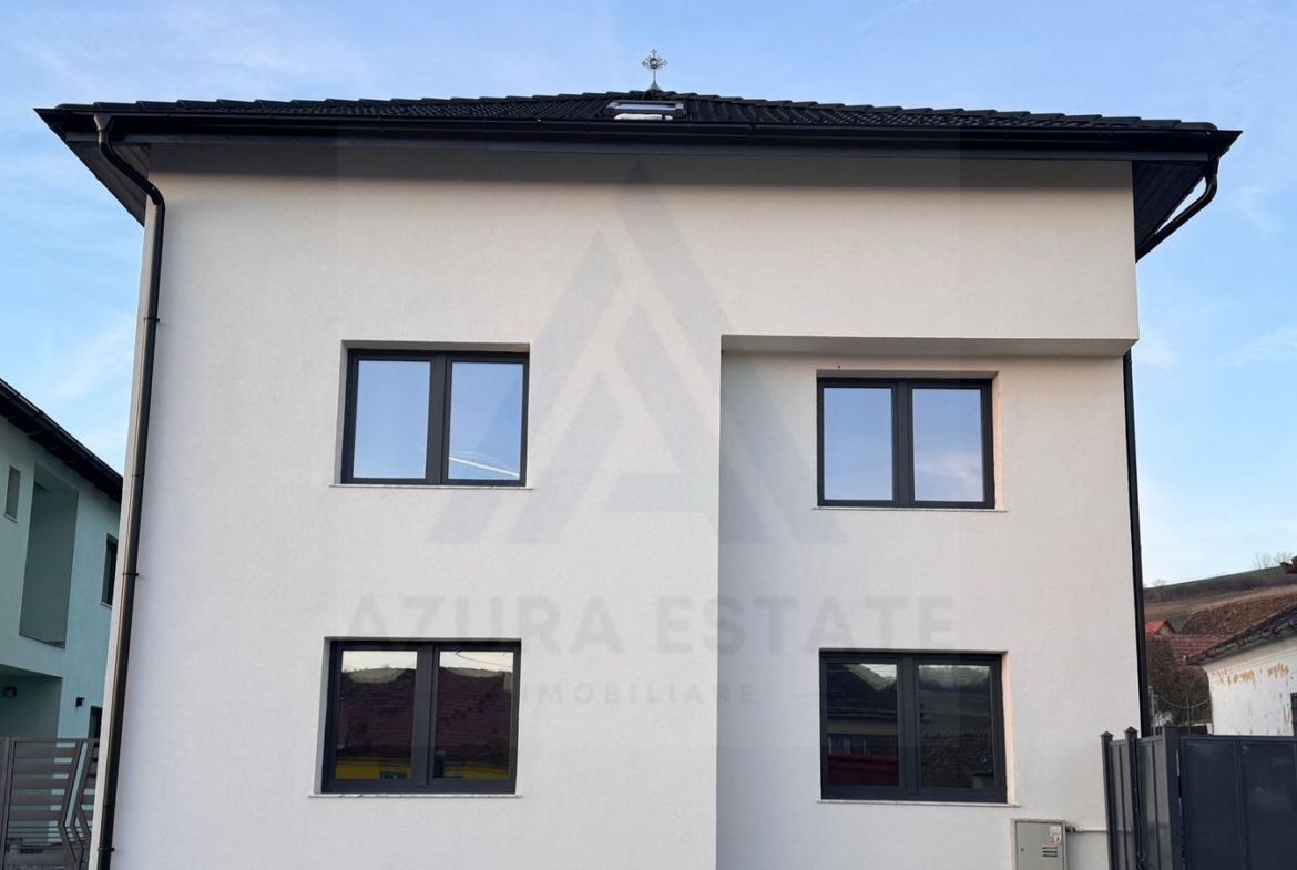 Casa moderna constructie noua 195 mp utili si 100 mp curte Sura Mare