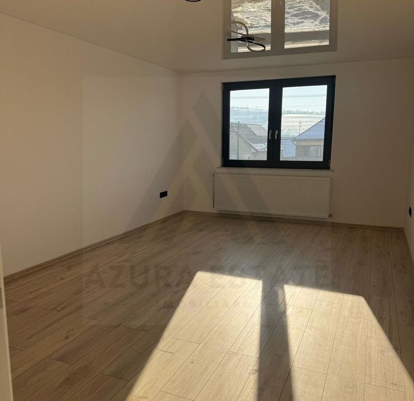 Casa moderna constructie noua 195 mp utili si 100 mp curte Sura Mare
