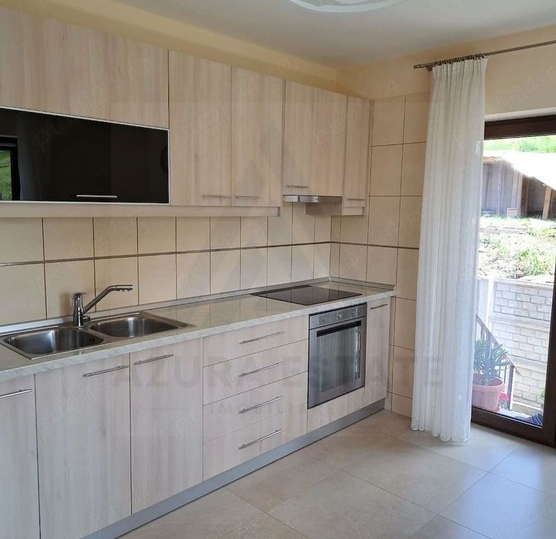 Casă individuală 5 camere cu garaj curte si gradină Șura Mare - foto 6