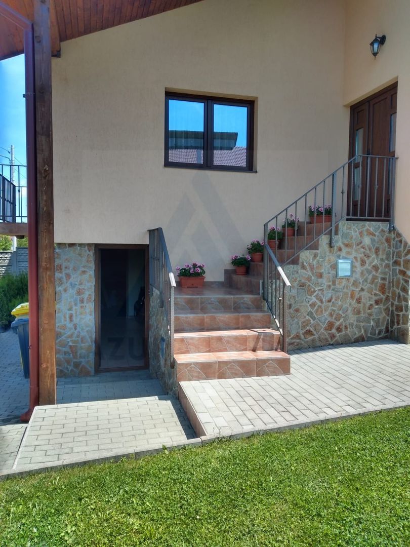 Casă individuală 5 camere cu garaj curte si gradină Șura Mare - foto 11