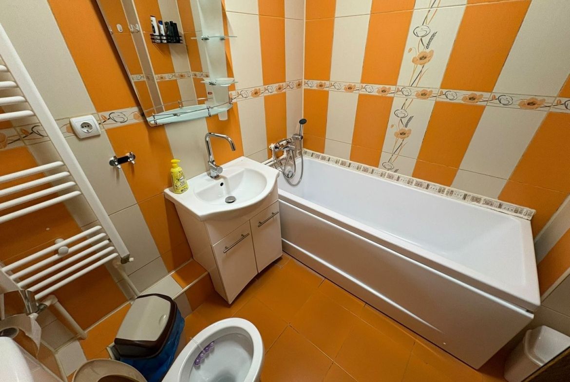 De vanzare apartament  cu 2 camere, renovat, etaj 4 , Mazepa 1, 85.000 euro