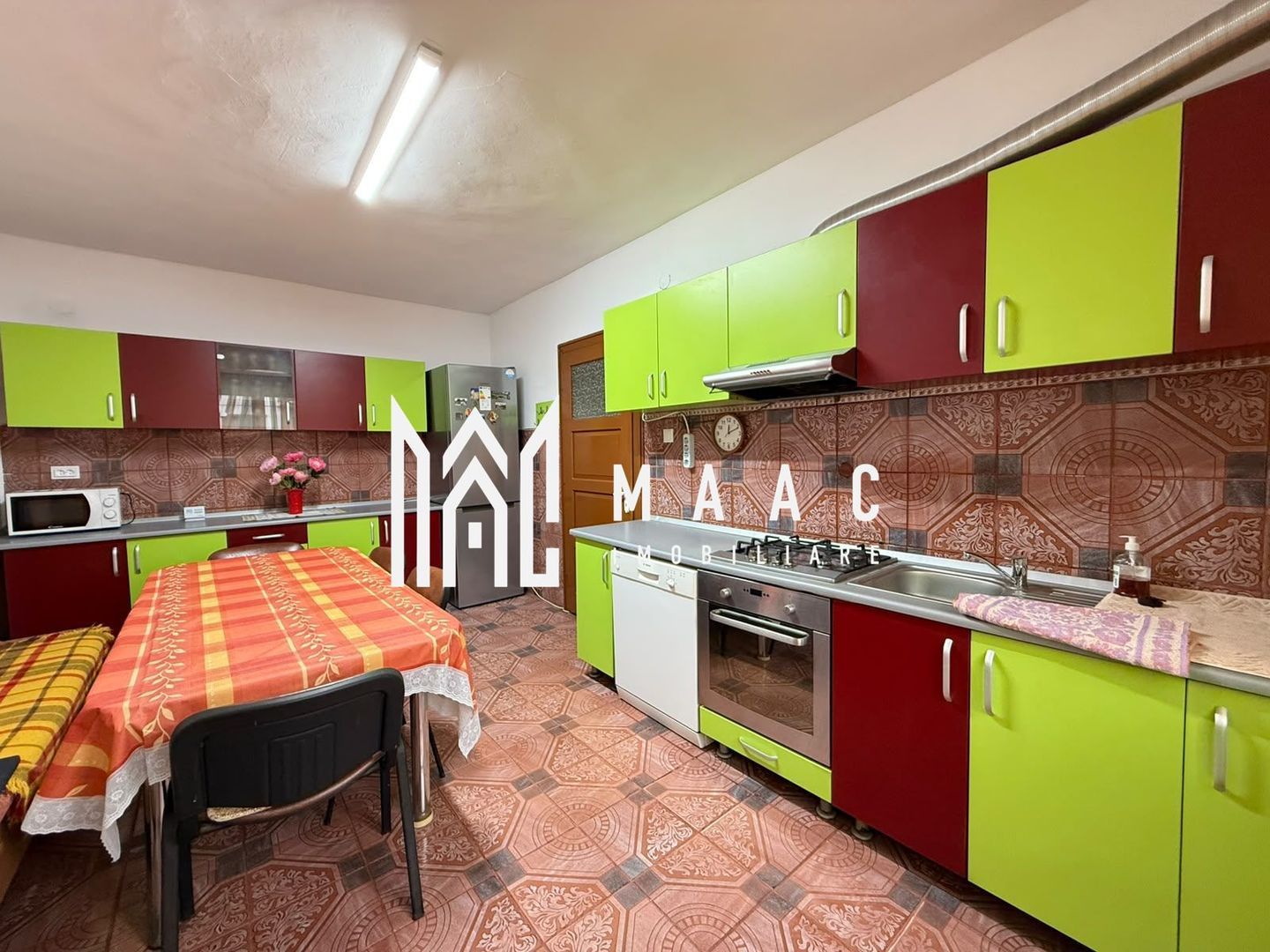 Apartament 4 camere | Curte | 3 bai | 4 balcoane | Strand