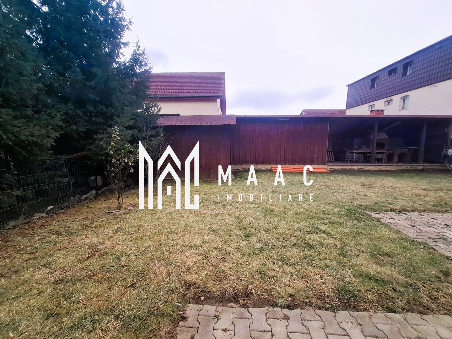 anBn-17176 Casă de vânzare Șelimbăr | 9 camere | 395 mp utili, teren 544 mp