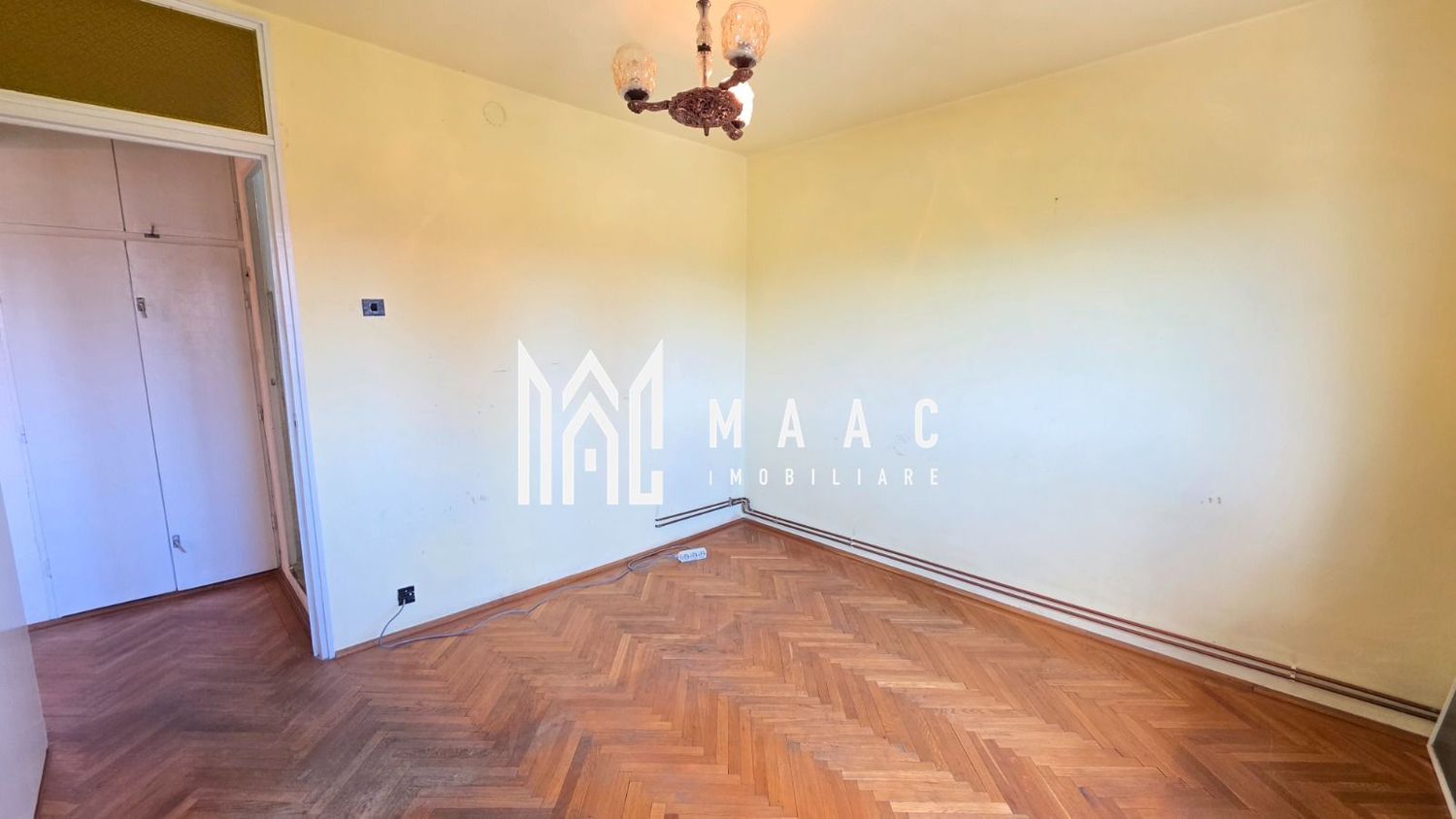 anBn-172 Apartament de vanzare Sibiu 3 camere decomandat | Strand | 2 bai, 2 balcoane