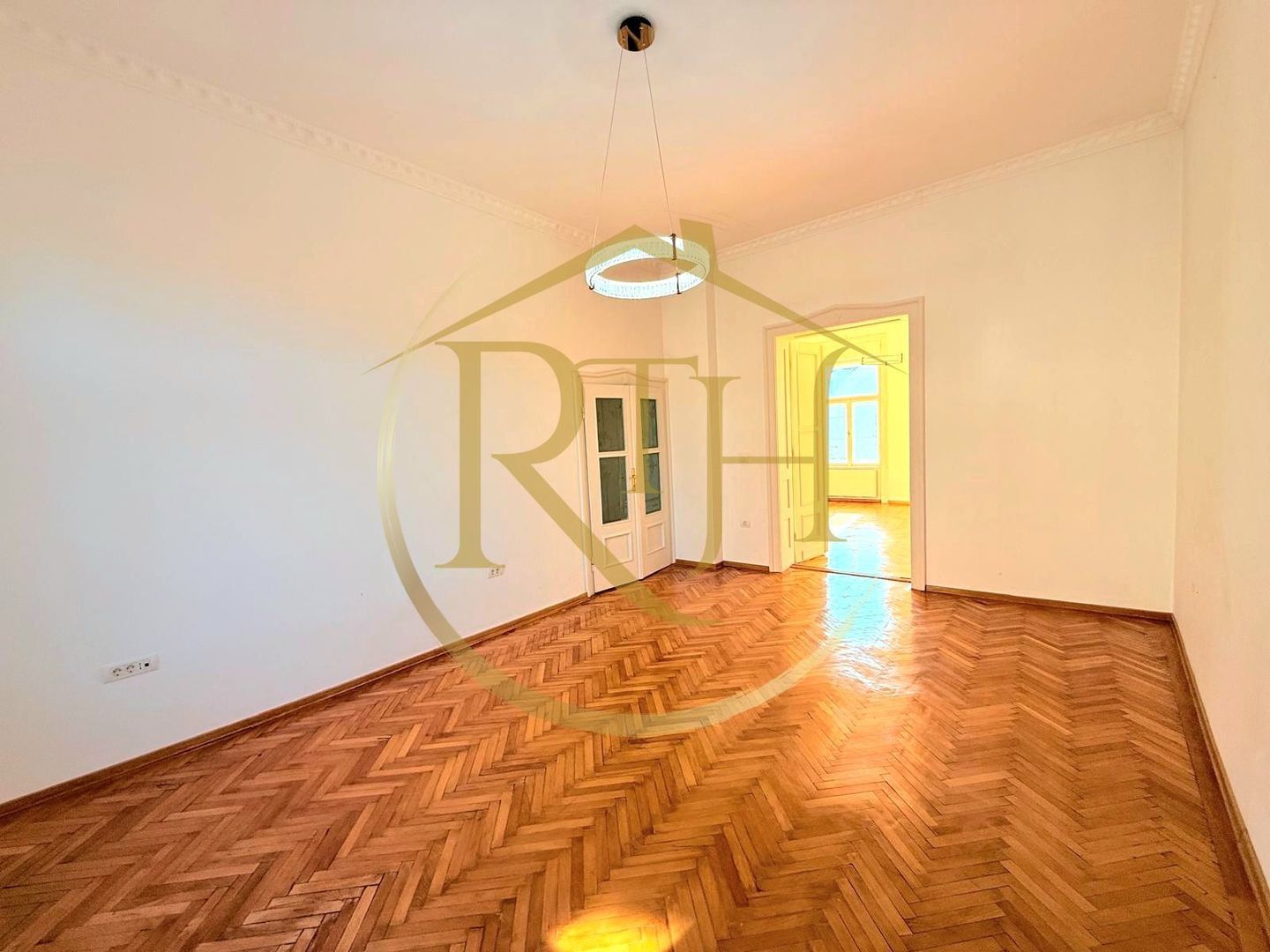 Oferim spre inchiriere spatii pentru birouri, Zona Centrala – Piata Mocionii