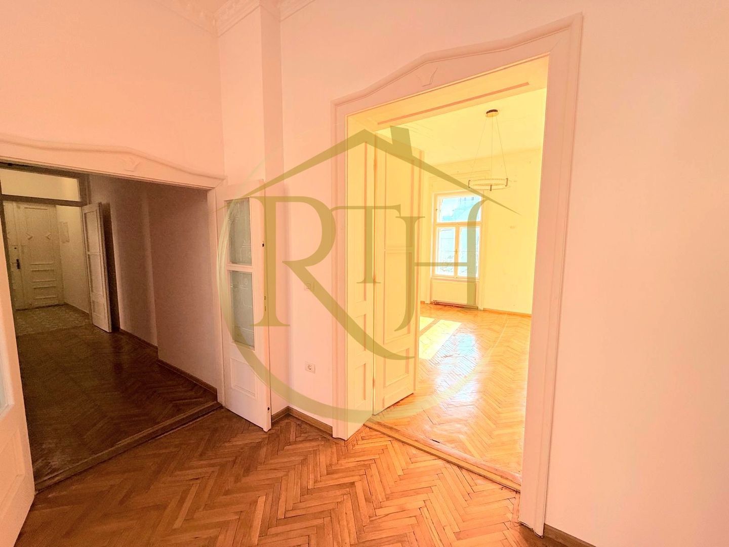 Oferim spre inchiriere spatii pentru birouri, Zona Centrala – Piata Mocionii