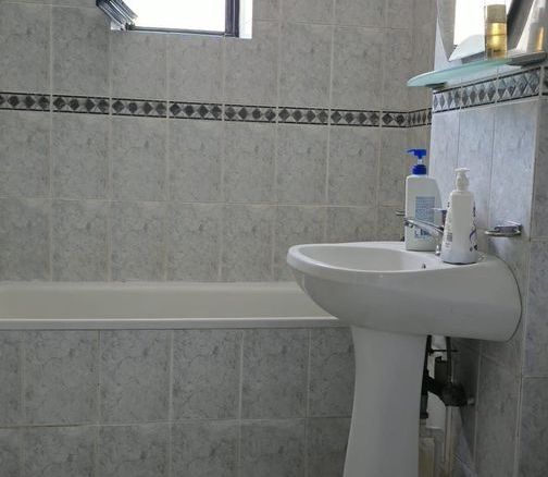 De inchiriat apartament spatios, zona Garii, et. 3, 490 euro negociabil - foto 3