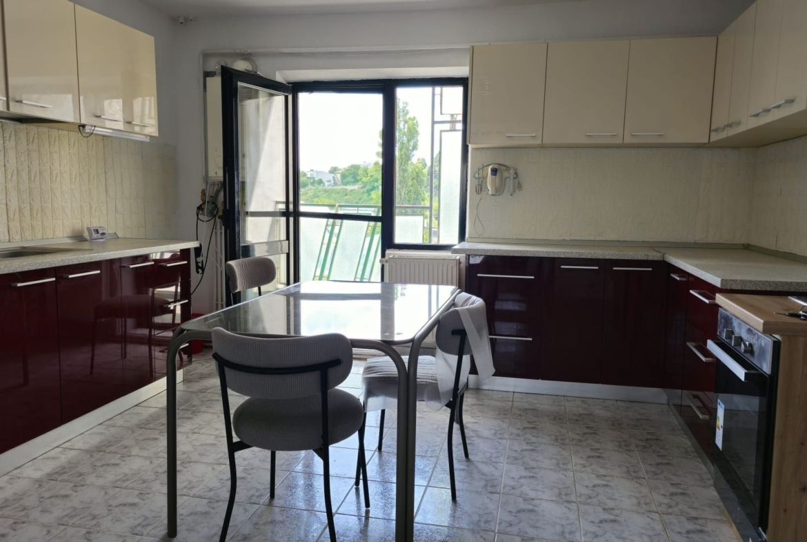 De inchiriat apartament spatios, zona Garii, et. 3, 490 euro negociabil