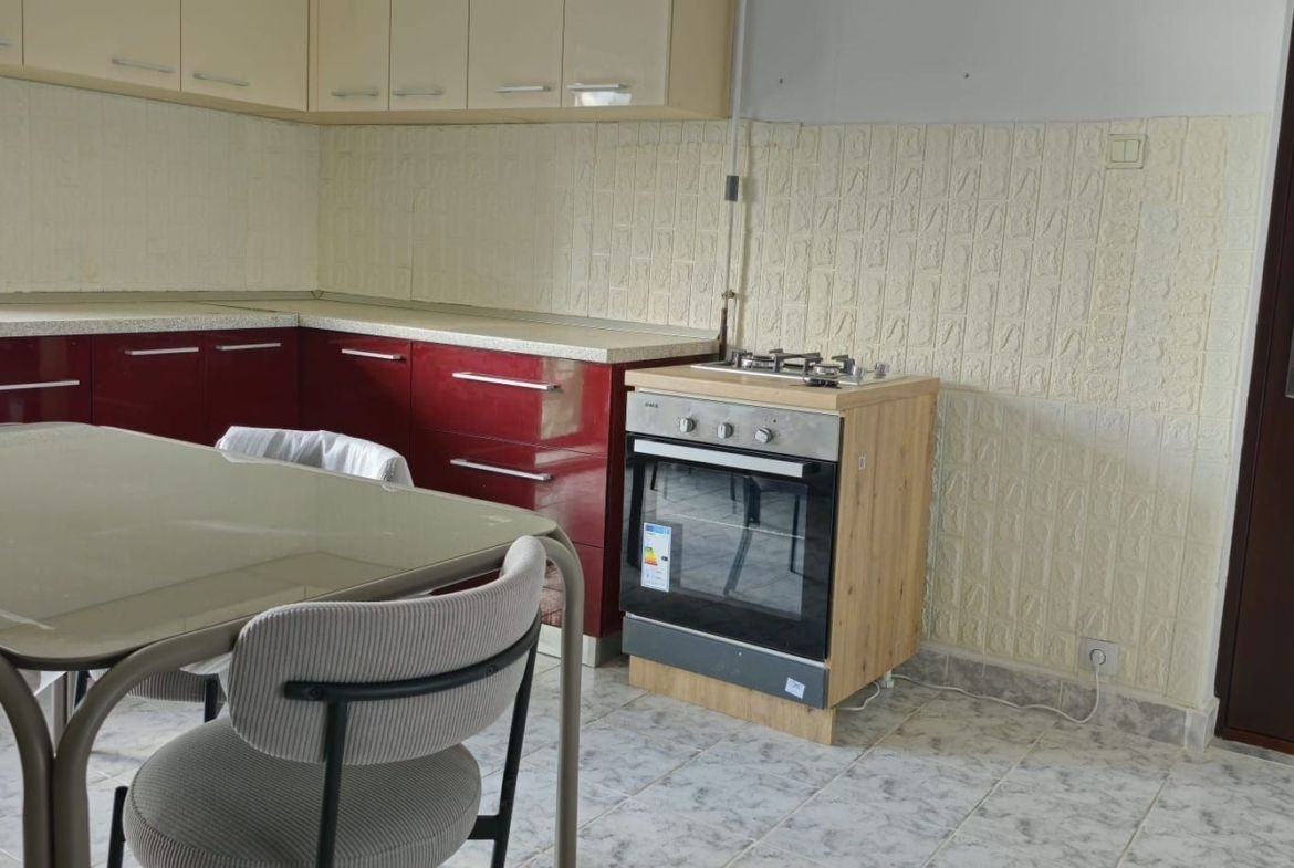 De inchiriat apartament spatios, zona Garii, et. 3, 490 euro negociabil