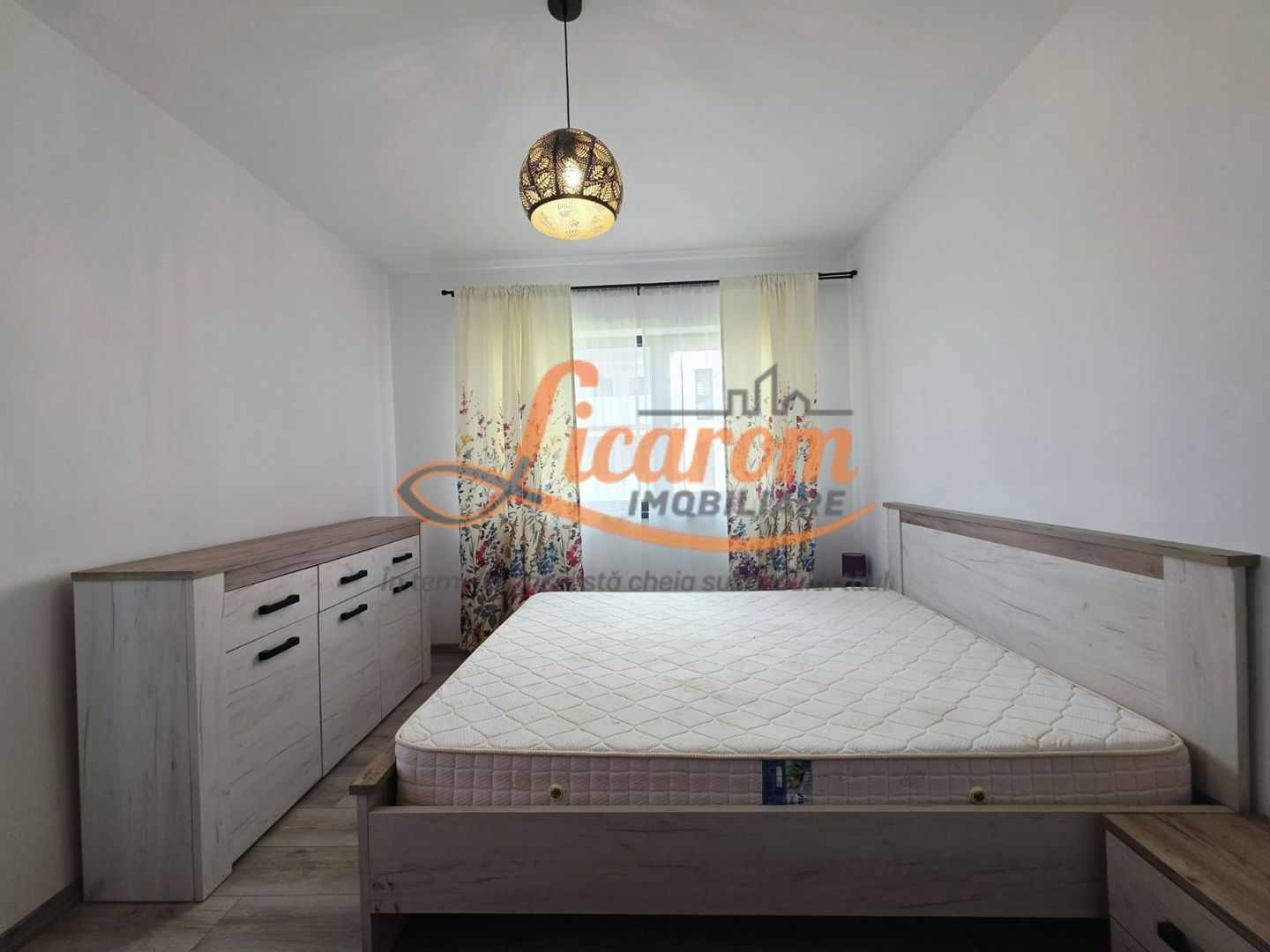Apartament 2 camere, mobilat, lift, parcare, animale,Cristian BV