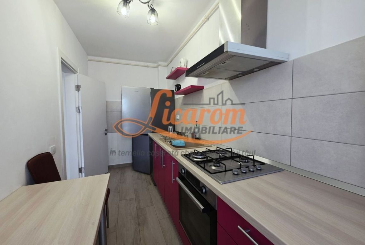 Apartament 2 camere, mobilat, lift, parcare, animale,Cristian BV