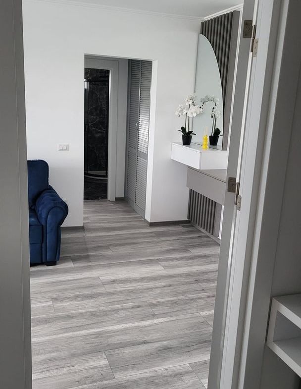 De inchiriat apartament cu 2 camere la Papadie, etaj 3, renovat, 550 E