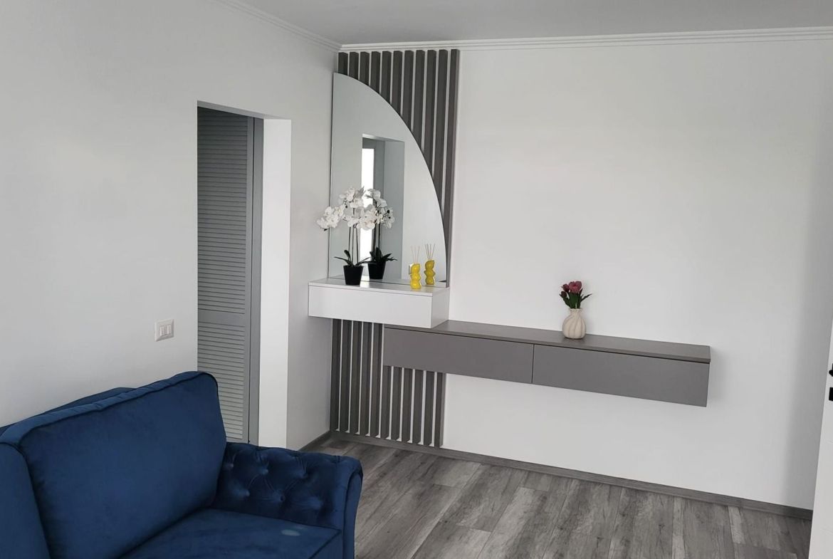 De inchiriat apartament cu 2 camere la Papadie, etaj 3, renovat, 550 E
