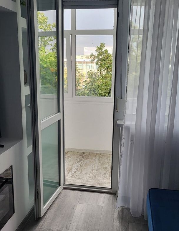 De inchiriat apartament cu 2 camere la Papadie, etaj 3, renovat, 550 E