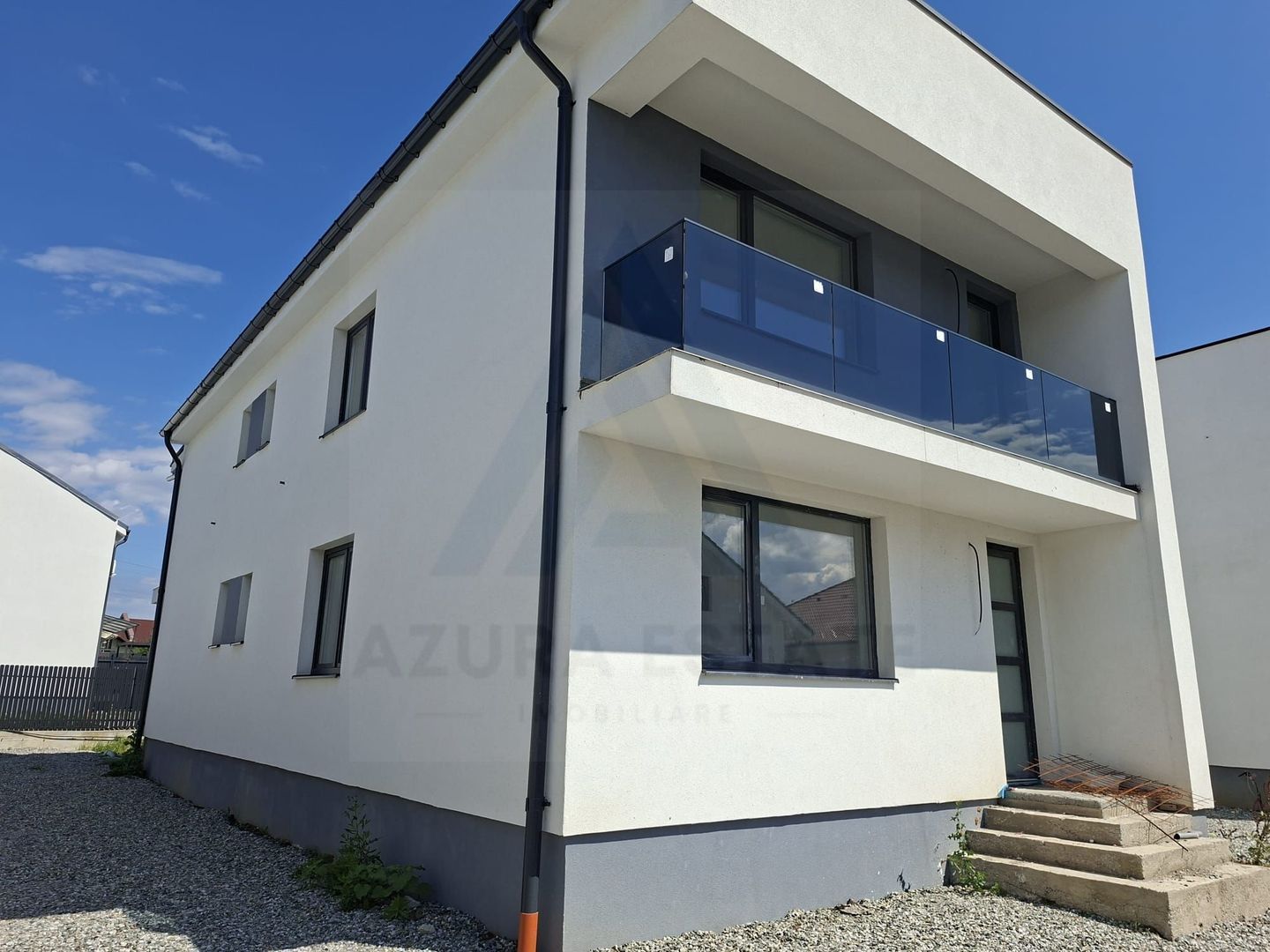 Casa moderna 3 camere P+1 curte privata libera 170 mp in Arhitectilor Casa moderna 3 camere P+1 curte privata libera 170 mp in Arhitectilor