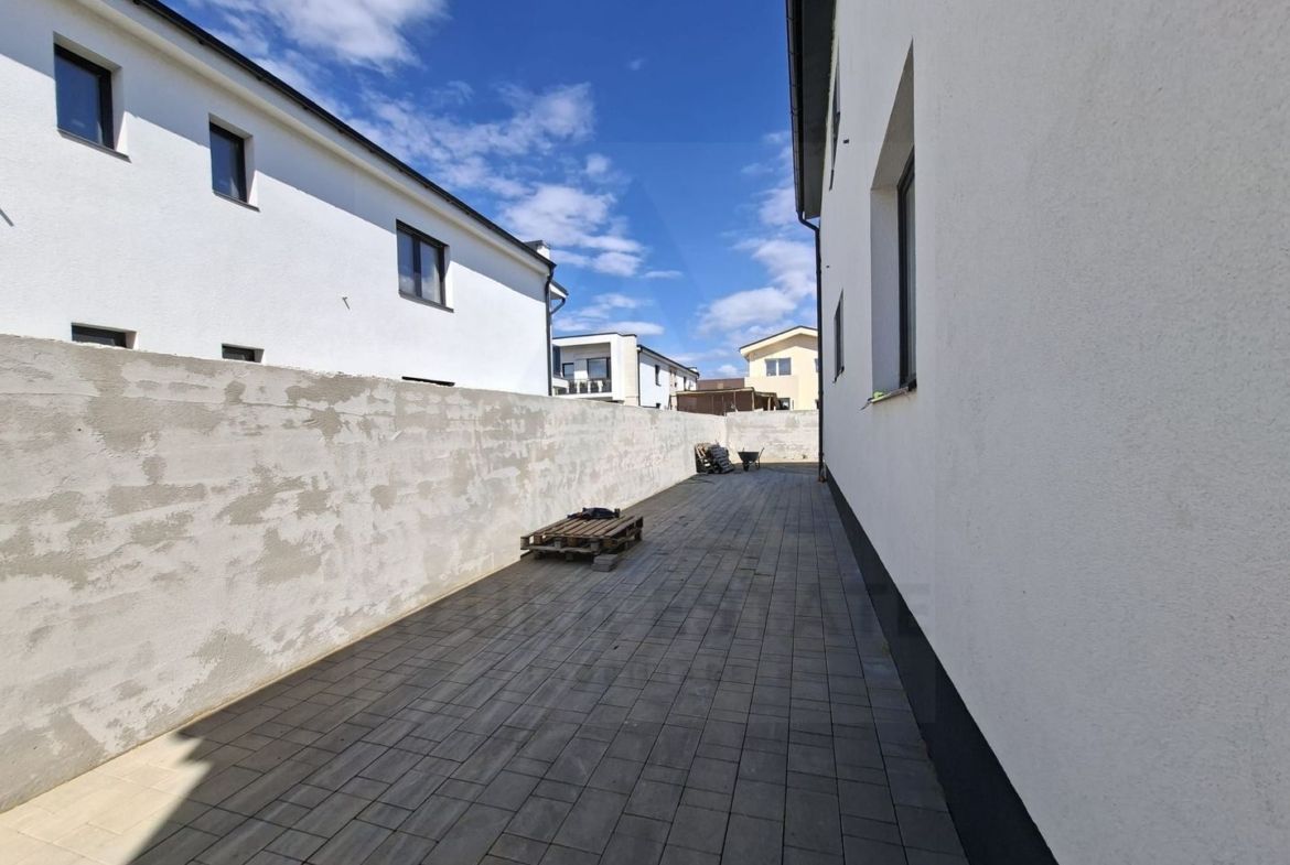 Casa moderna 3 camere P+1 curte privata libera 170 mp in Arhitectilor