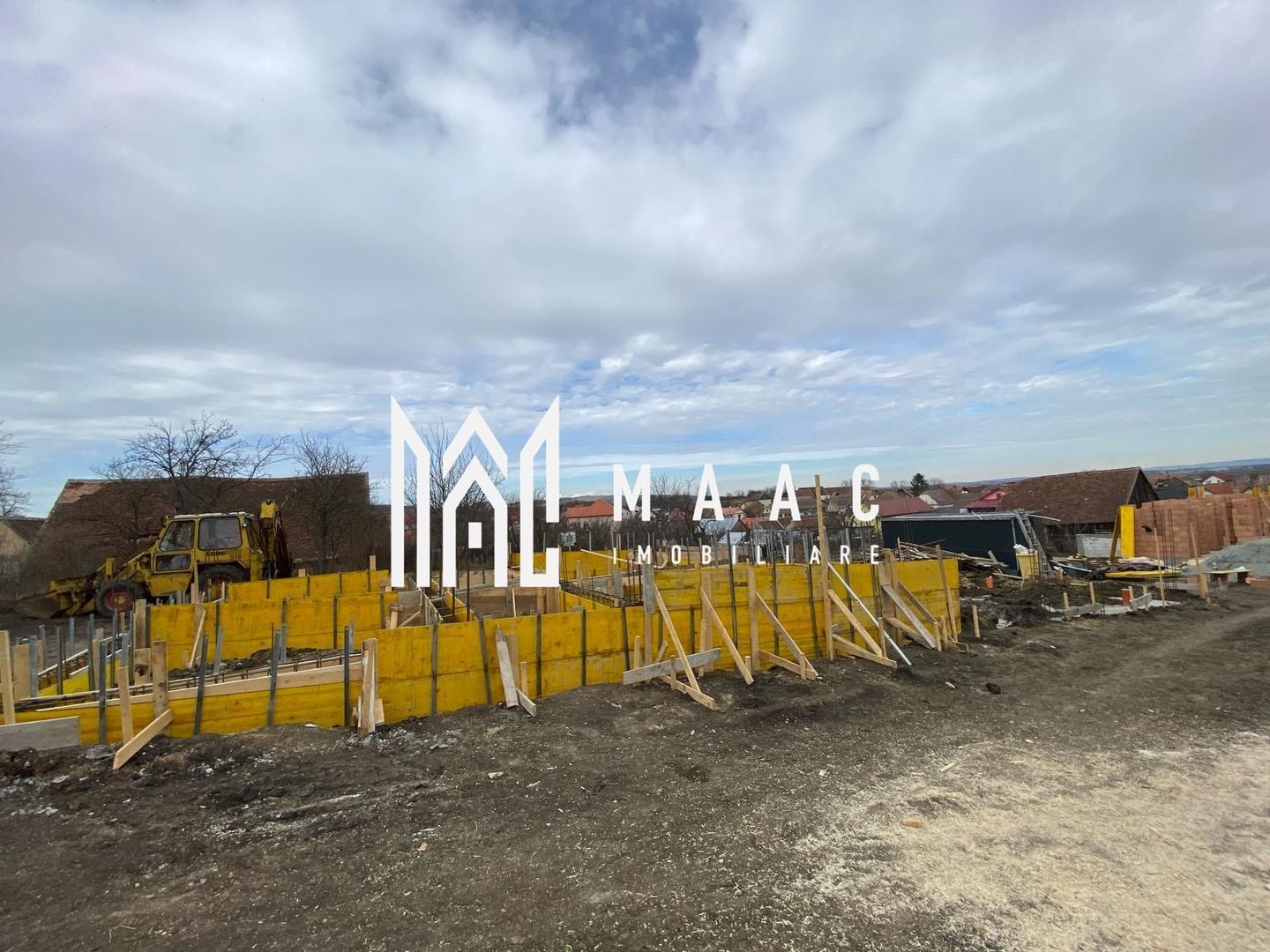 Casă Tip Duplex | 4 Camere | 2 Balcoane | Terasă | Șura Mică - foto 4 Casă Tip Duplex | 4 Camere | 2 Balcoane | Terasă | Șura Mică - foto 4