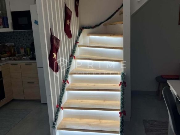 Casă cu 3 camere de închiriat –Curte privata, zona semicentrala