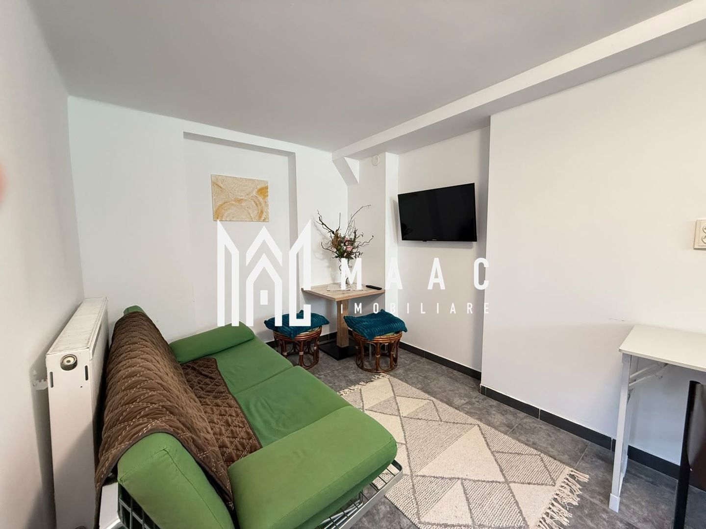Garsoniera | Curte | Renovata | Moderna | Sub Arini