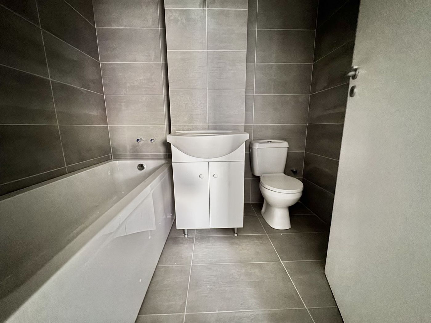 Apartament 2 camere Militari Residence mutare imediata - foto 3