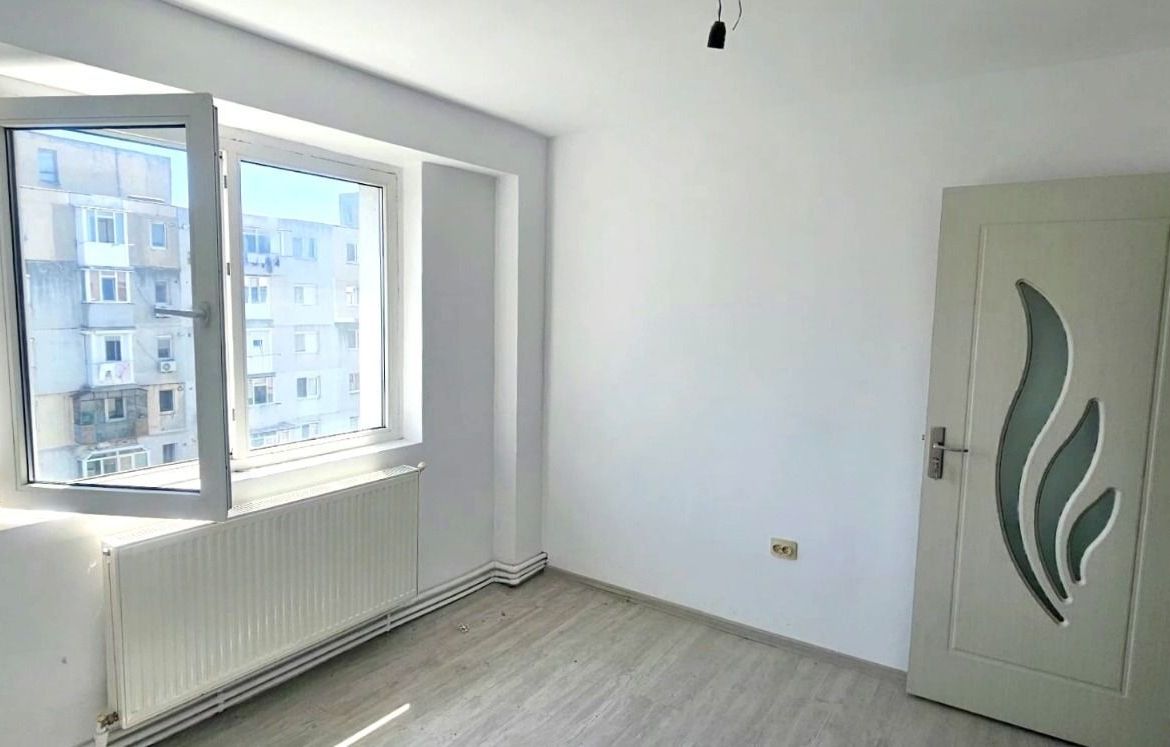 De vanzare apartament cu 2 camere, renovat, etaj9, Viziru 3, 43.000 euro