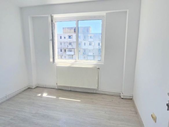 De vanzare apartament cu 2 camere, renovat, etaj9, Viziru 3, 43.000 euro - foto 3