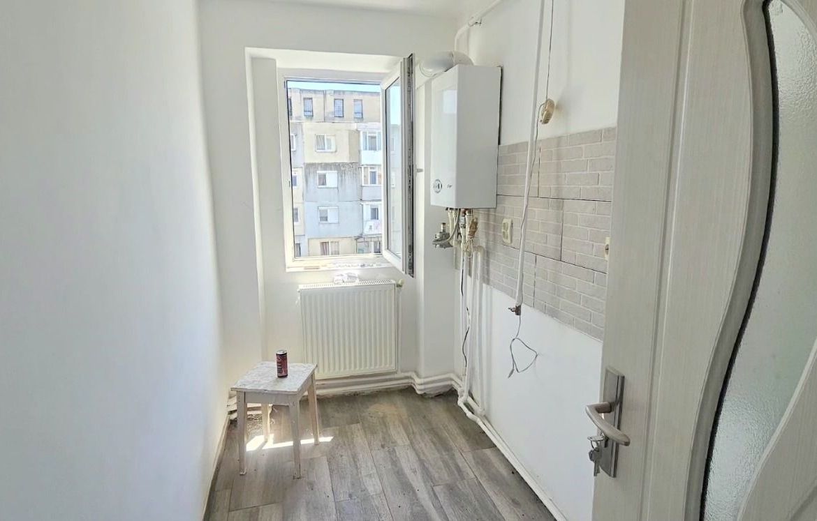 De vanzare apartament cu 2 camere, renovat, etaj9, Viziru 3, 43.000 euro