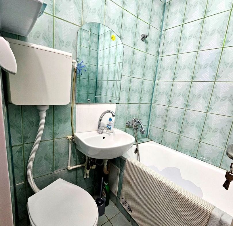 De vanzare apartament cu o camera, zona Reno – Doja, parter, 46.500 euro