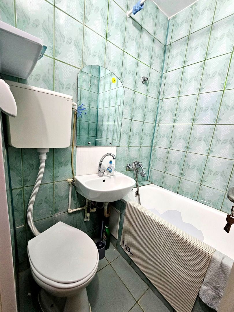 De vanzare apartament cu o camera, zona Reno – Doja, parter, 46.500 euro