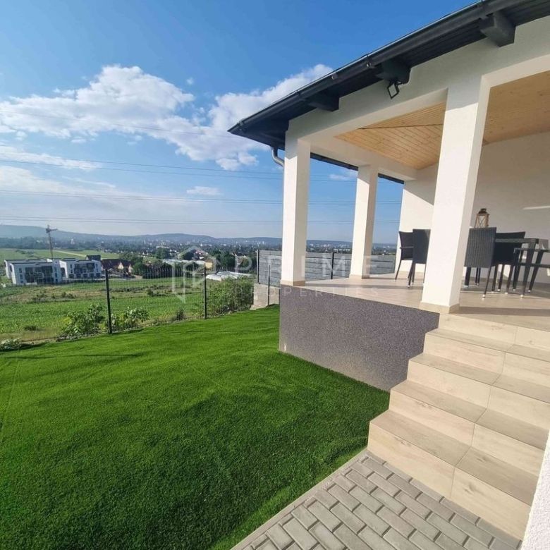 Duplex NOU cu 4 camere, încălzire în pardoseală și terasă panoramică