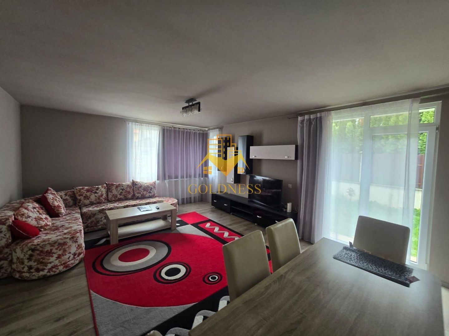 Duplex, 4 camere, modern, curte, terasă, 200mp teren, Florești