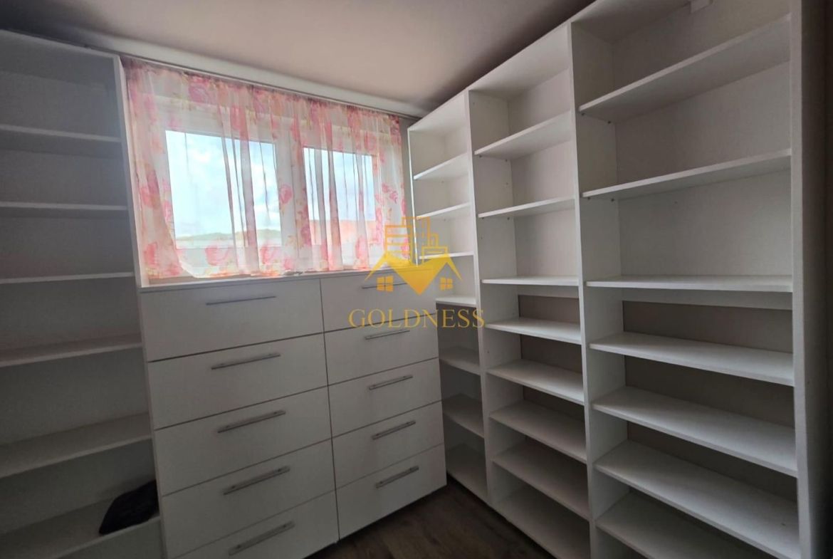 Duplex, 4 camere, modern, curte, terasă, 200mp teren, Florești