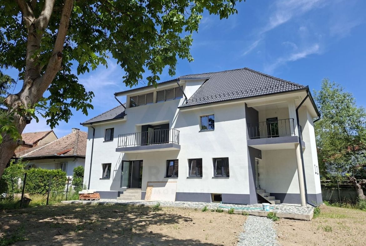 Casa individuala premium 236 mp utili si teren 1200 in Cisnadioara