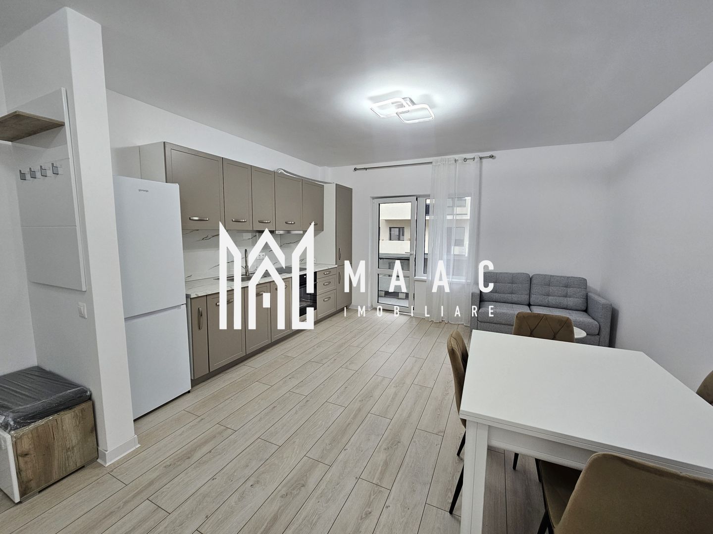 Apartament 3 camere | Parcare | Balcon | Etaj 1 | D. Stanca