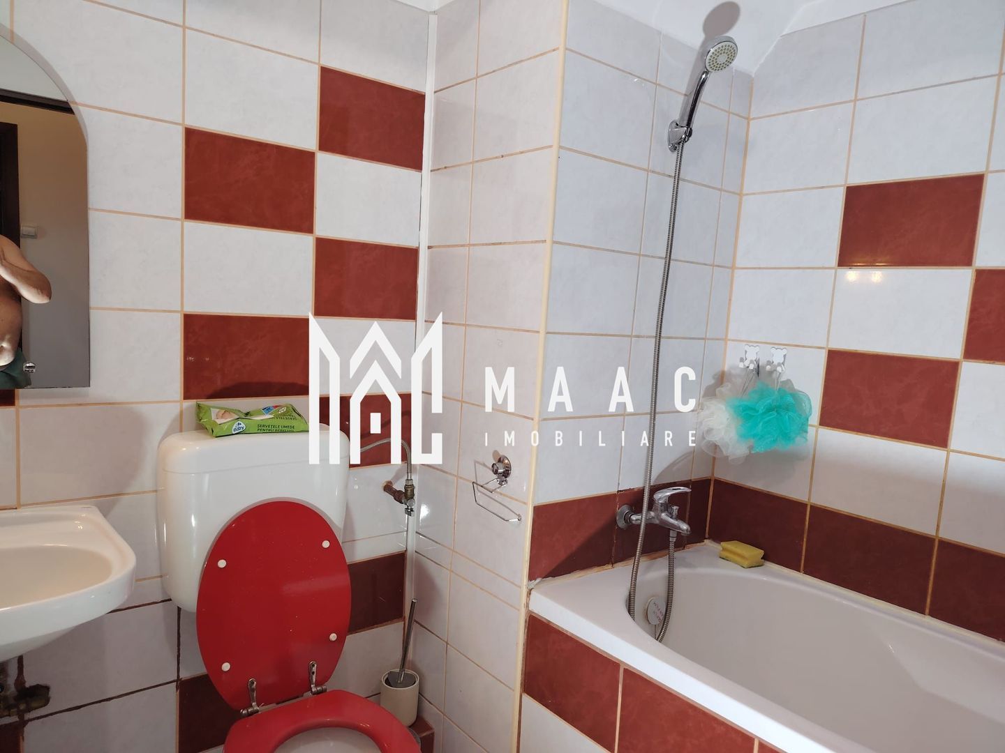 Apartament cu 2 camere | Etaj 3 | Balcon | Trei Stejari Apartament cu 2 camere | Etaj 3 | Balcon | Trei Stejari