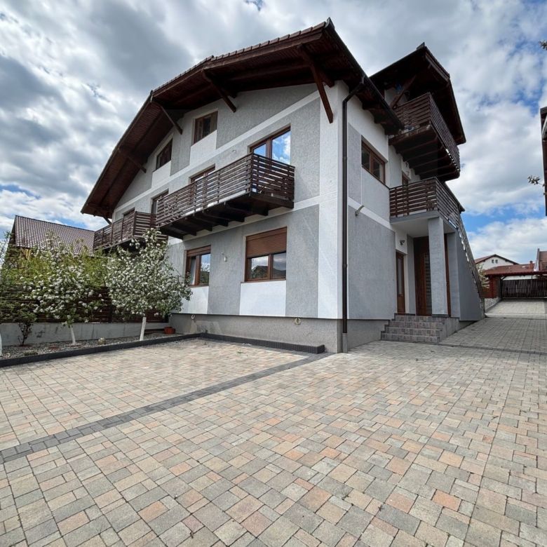 Casa la cheie 5 camere 350 mp curte libera 4 bai P+1+M Arhitectilor - Imagine principala