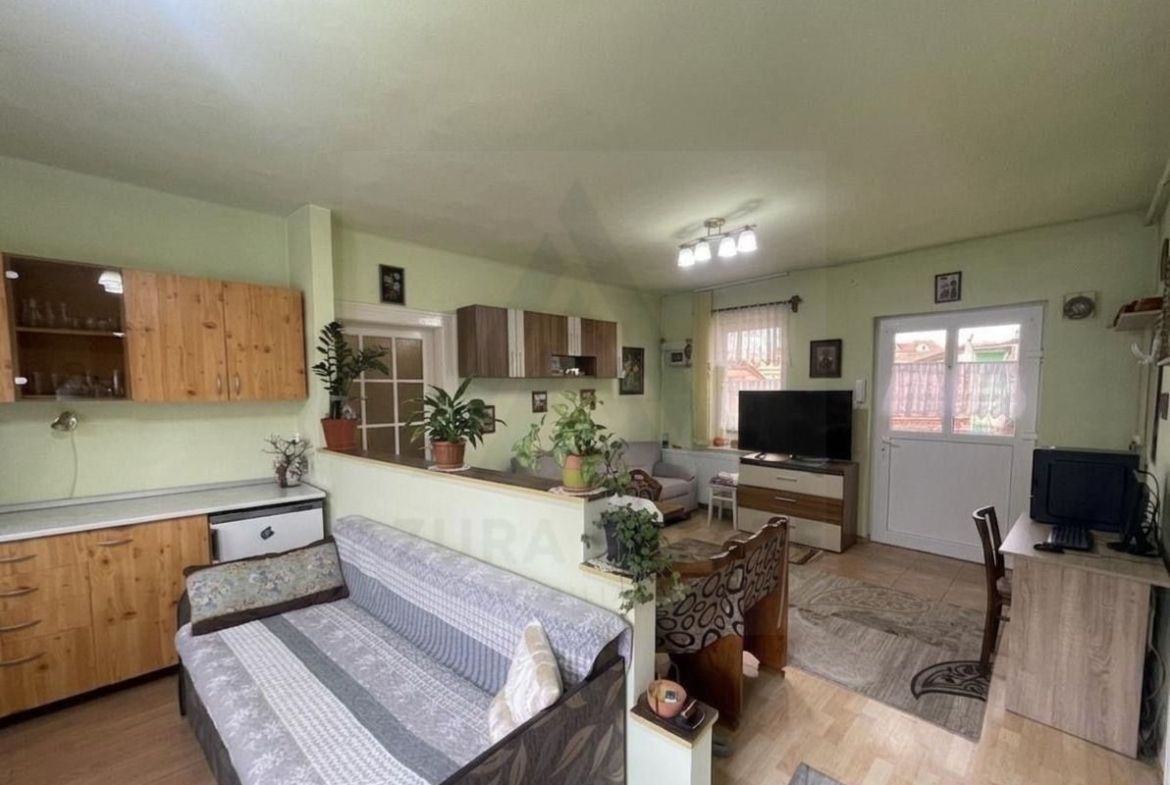 Apartament la casa 2 camere 76 mp utili terasa 8 mp Zona Terezian