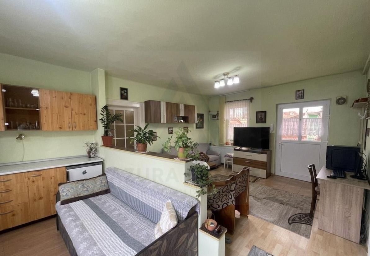 Apartament la casa 2 camere 76 mp utili terasa 8 mp Zona Terezian