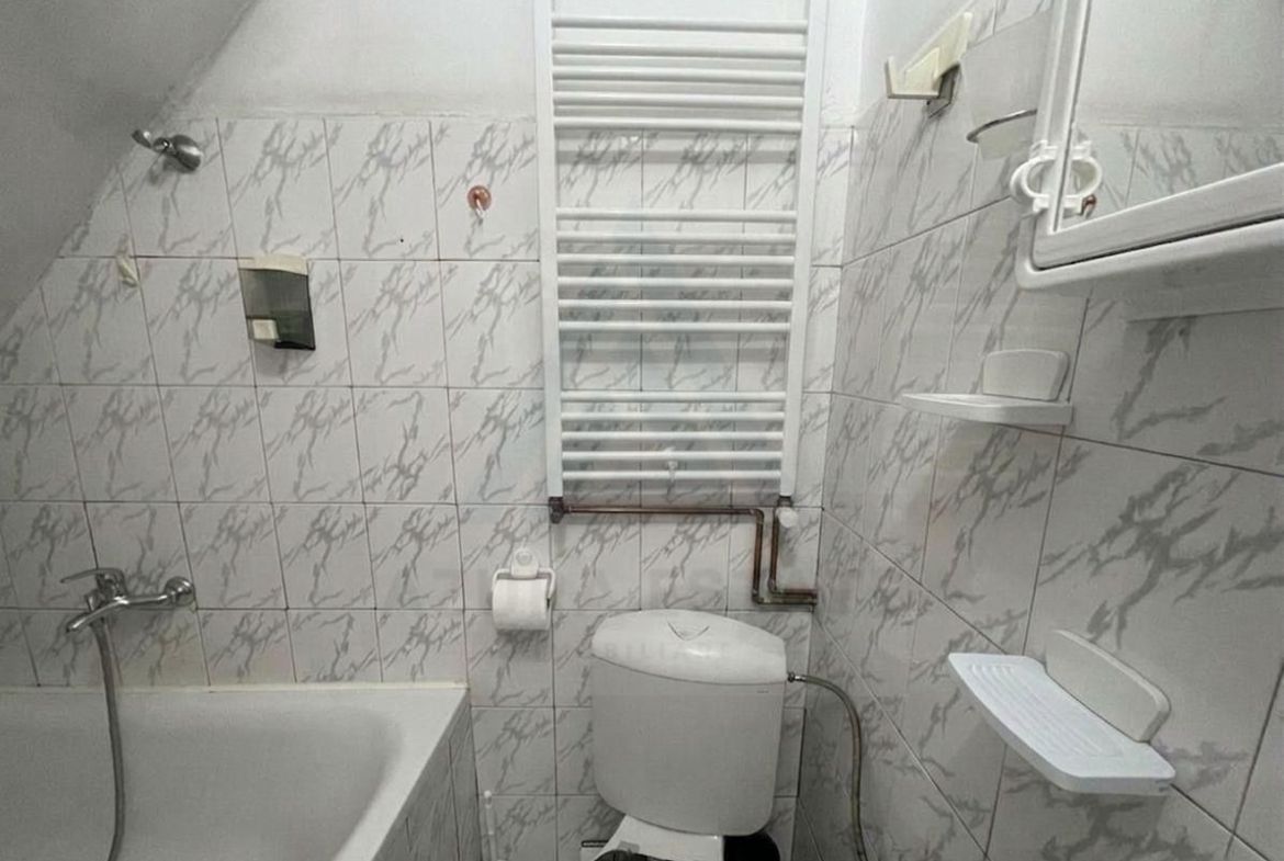 Apartament la casa 2 camere 76 mp utili terasa 8 mp Zona Terezian