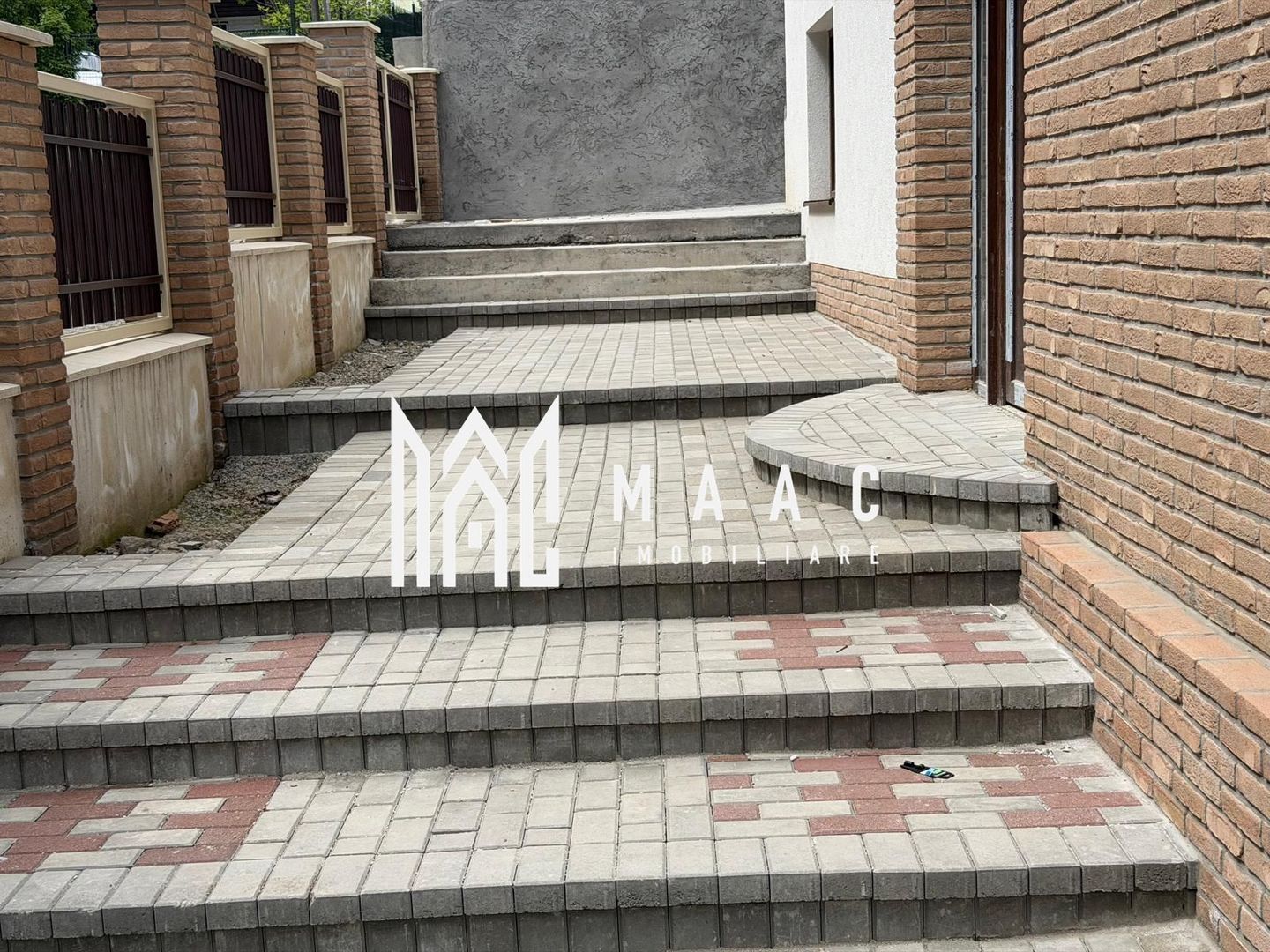 Casă 8 camere | Bujoreni, Vâlcea | 360 mp, teren 1000 mp Casă 8 camere | Bujoreni, Vâlcea | 360 mp, teren 1000 mp