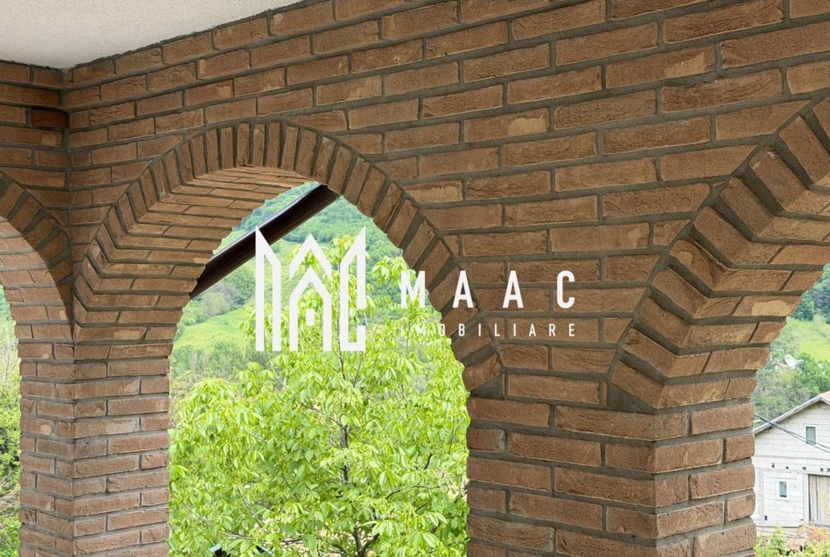 Casă 8 camere | Bujoreni, Vâlcea | 360 mp, teren 1000 mp