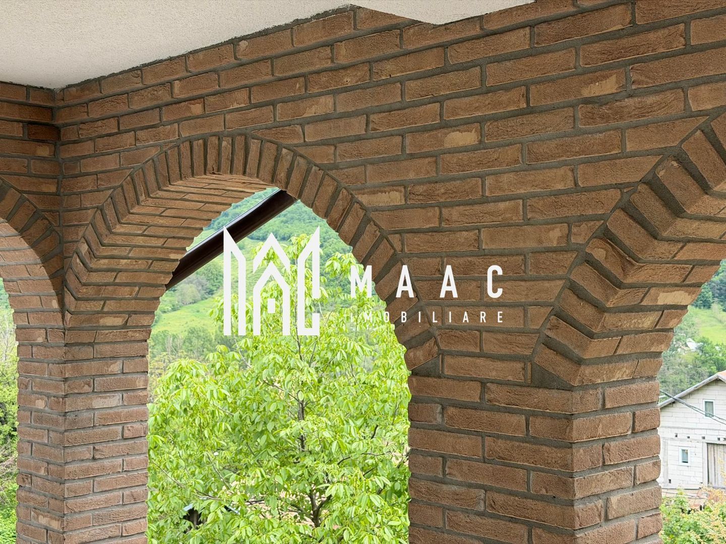 Casă 8 camere | Bujoreni, Vâlcea | 360 mp, teren 1000 mp Casă 8 camere | Bujoreni, Vâlcea | 360 mp, teren 1000 mp