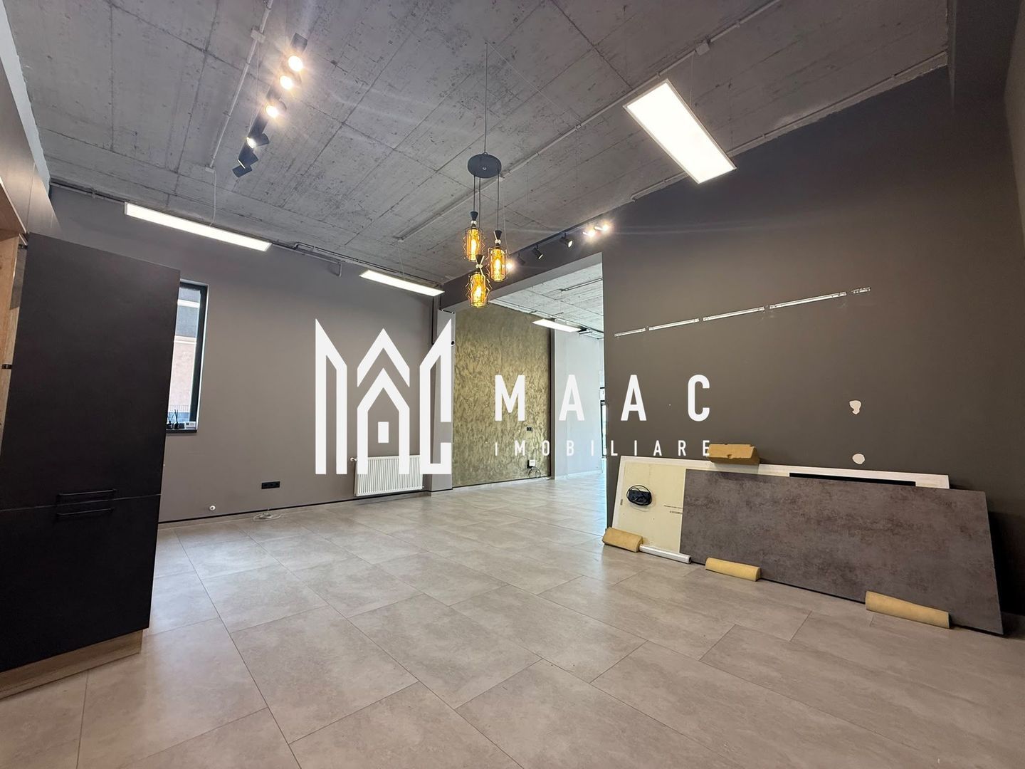 Spațiu comercial 150 mp | Turnișor, Sibiu | 7 parcări, 2 accese Spațiu comercial 150 mp | Turnișor, Sibiu | 7 parcări, 2 accese